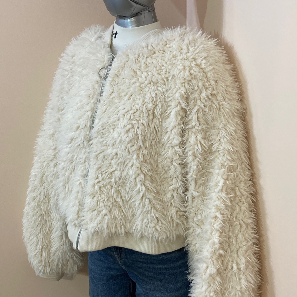 Women's Cream Faux Fur Zip-Front Jacket - Picture 3 of 13